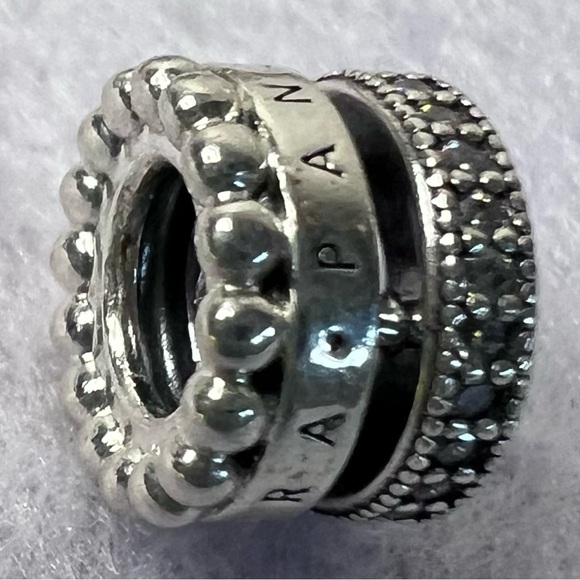 Pandora logo sparkle pendant - Picture 3 of 3